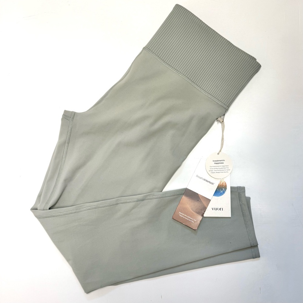 NWT-Vuori Rib Studio Legging Size XL
Women's Color-Eucalyptus